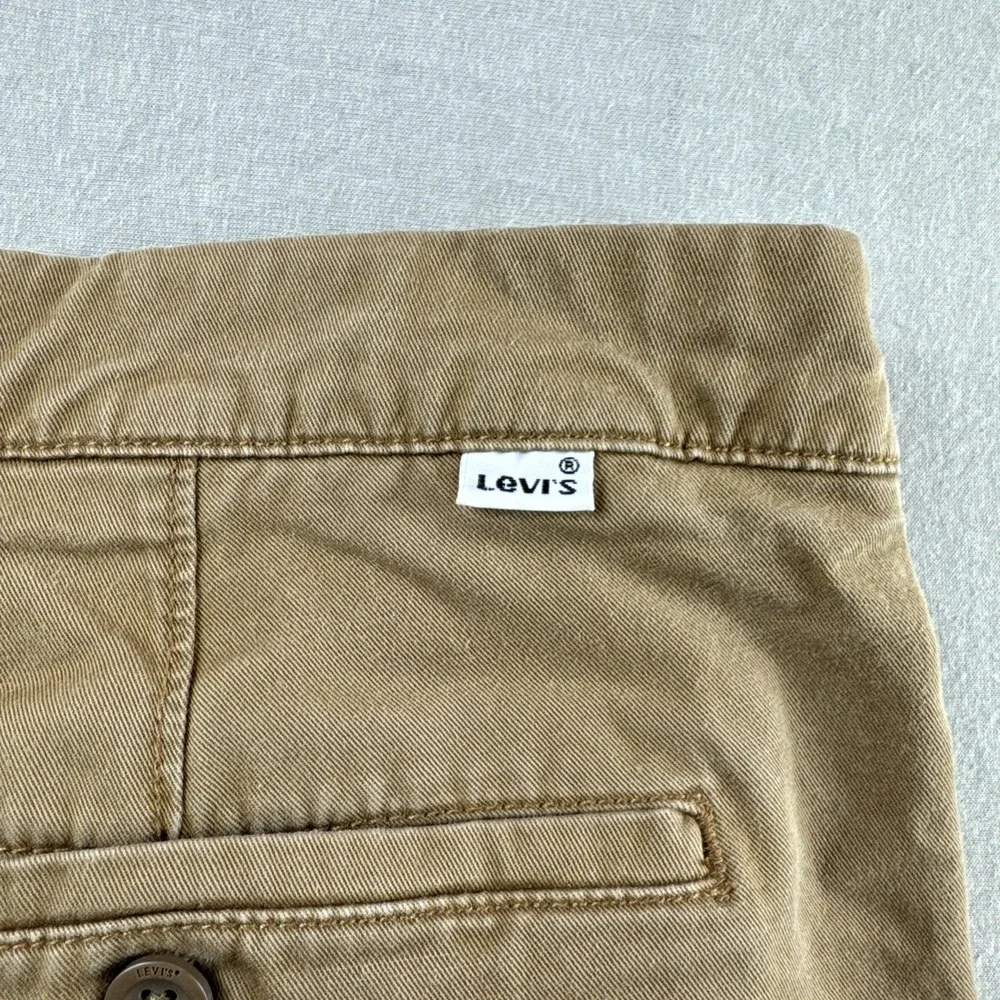 Levi Strauss Khakis Mens 38x32 Beige Stretch Pants Slacks Straight Regular READ